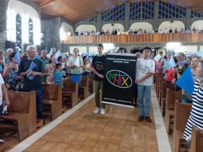 FiÃ©is lotaram o SantuÃ¡rio de Laranjeiras do Sul na abertura das Novenas de Nossa Senhora Aparecida